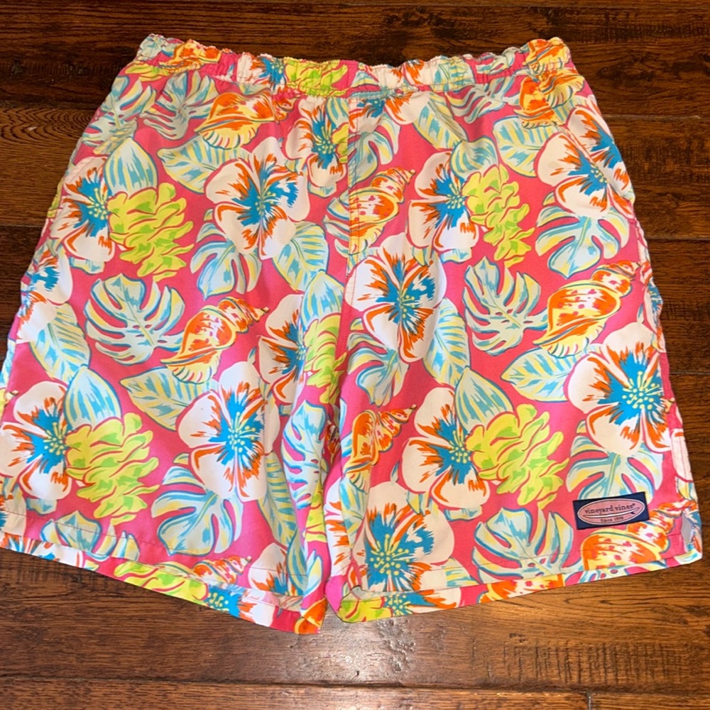Men’s Vineyard Vines Swim Trunks size Large